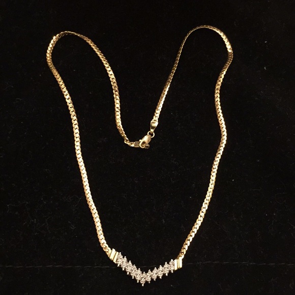 4k Solid Yellow Gold Diamond V Shape 